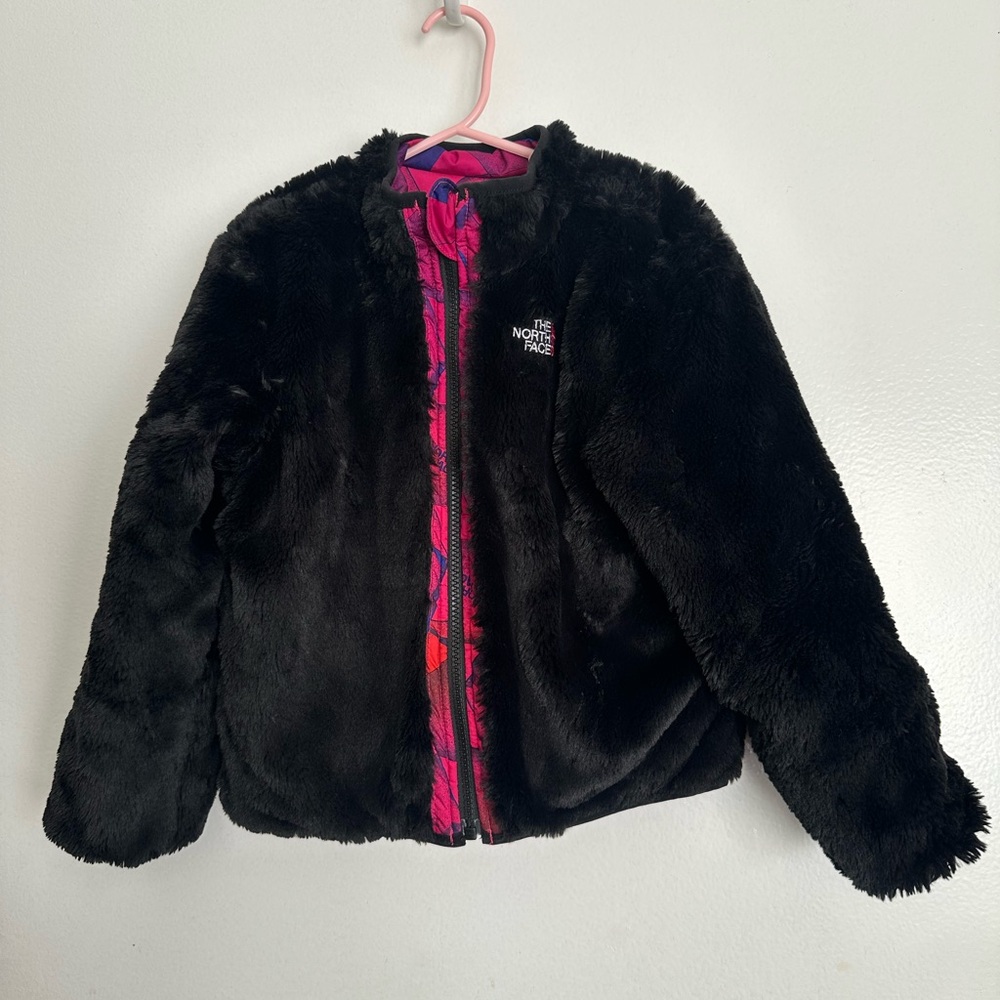 The North Face Kids' Mossbud Reversible Water Repellent FauxFur Jacket in size 6 - Picture 5 of 7